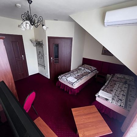 Zajazd Skorpion B&B ออชเวียนชิม ภายนอก รูปภาพ