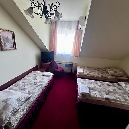 Zajazd Skorpion B&B ออชเวียนชิม ภายนอก รูปภาพ