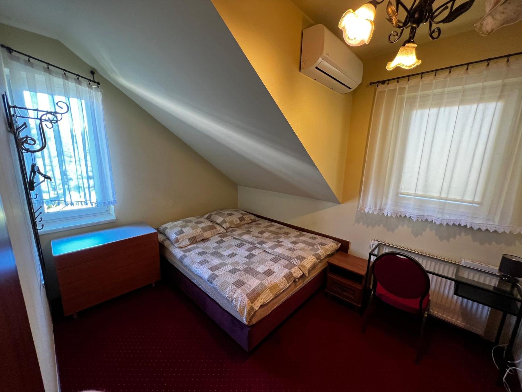 Zajazd Skorpion B&B ออชเวียนชิม ภายนอก รูปภาพ