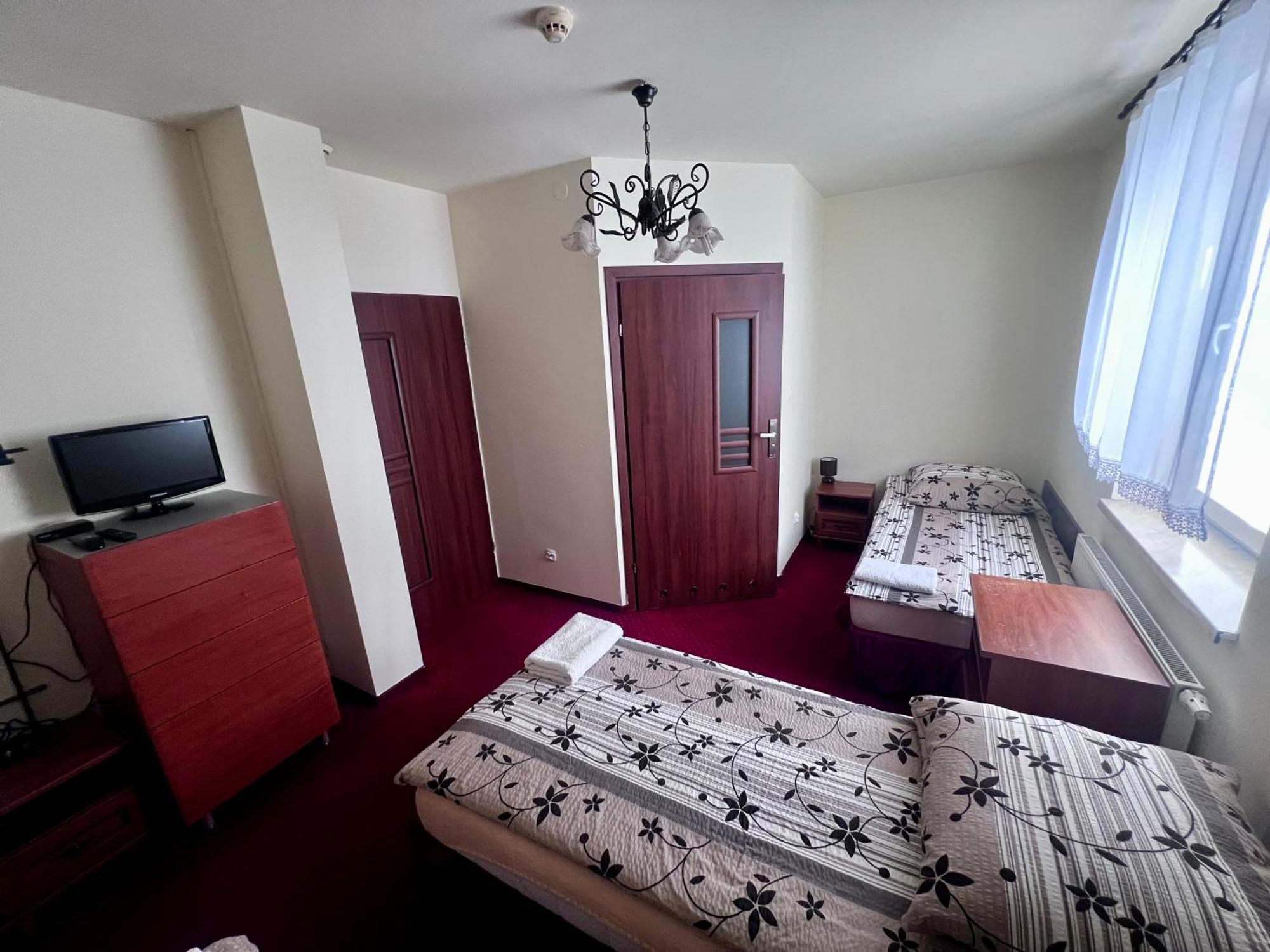 Zajazd Skorpion B&B ออชเวียนชิม ภายนอก รูปภาพ